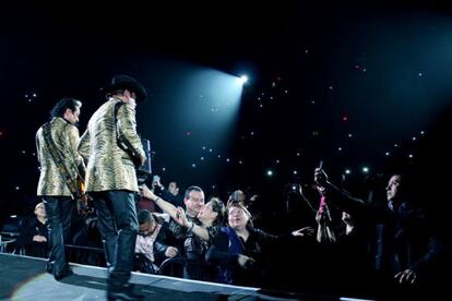 Los Tigres del Norte en un concierto en Chicago.