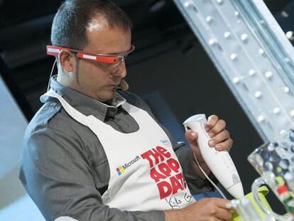 Kisko Garc&iacute;a, chef del restaurante cordob&eacute;s Choco, cocina con las Google Glass.