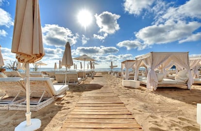 Hamacas del Ushuaïa Beach en la playa d'en Bossa.