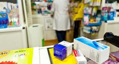 Medicamentos en una farmacia de Santiago de Compostela.