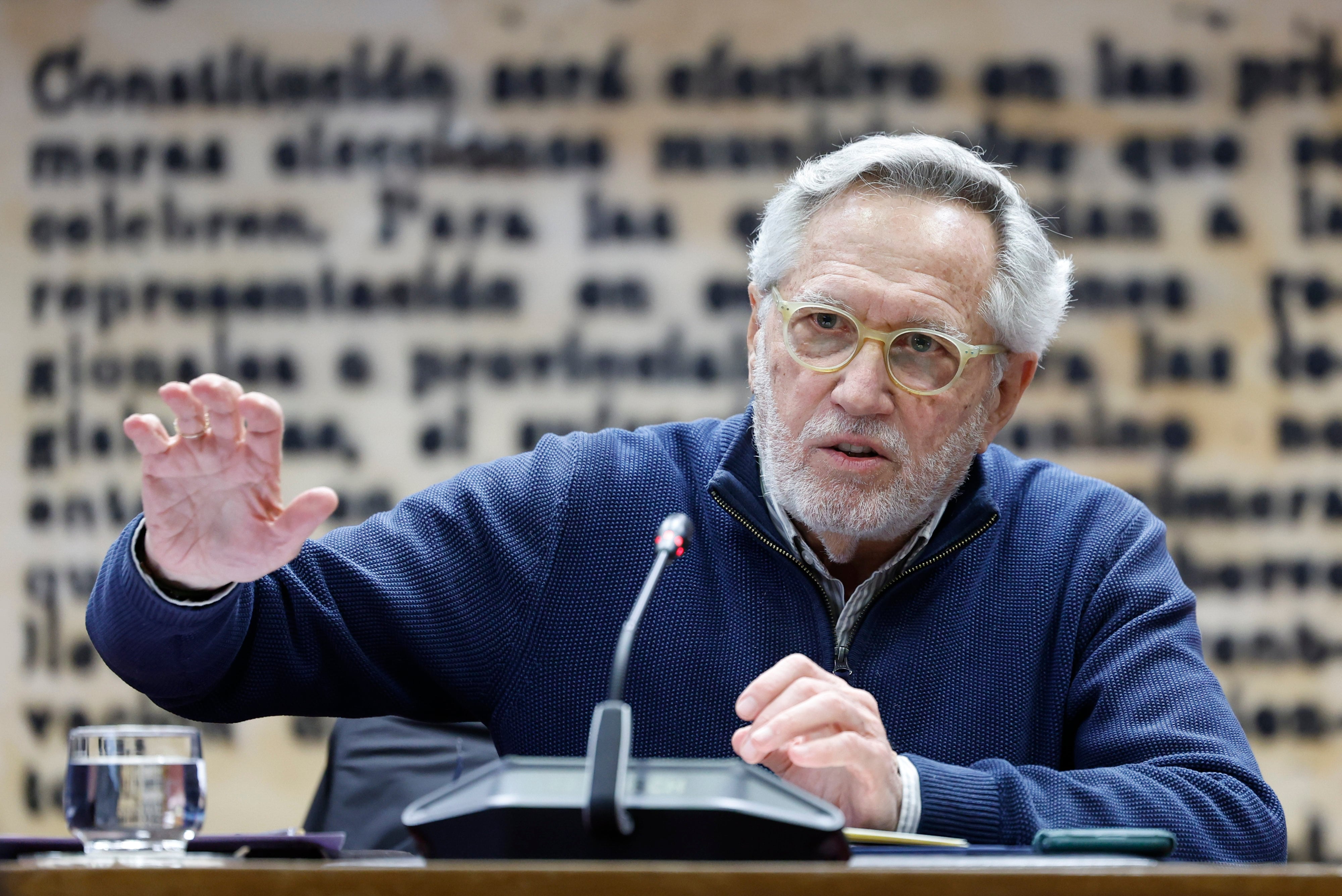 El fundador del Euskobarómetro lamenta “la cruzada” de Tezanos: “En lugar de echar agua al fuego, incendia más”