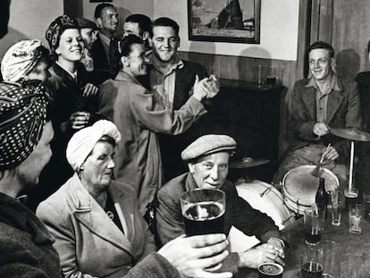 El pub ingl&eacute;s era conocido, hasta hace poco, por el olor a cerveza tibia.