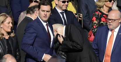 Albert Rivera, en el centro, durante los actos del 12 de octubre.