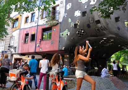 La Hundertwasserhaus, la Casa de las Cien Aguas.