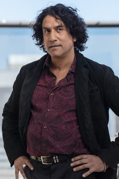 NAVEEN ANDREWS (fotografiado en 2022) – Los más observadores detectaron rápido que el adusto Sayid había sido antes Kip, el soldado sij enamorado que le descubre a Juliette Binoche los frescos de la iglesia de San Francisco de Arezzo en 'El paciente inglés'. Cuando llegó a 'Perdidos' ya tenía tras de sí una carrera cinematográfica interesante, aunque interrumpida brevemente por sus problemas de adicción a mediados de los noventa, y al finalizar la serie la retomó. Fue el novio salvajemente asesinado de Jodie Foster en 'La extraña que hay en mí' y trabajó a las órdenes de Quentin Tarantino en 'Grindhouse'. Tampoco ha descuidado la televisión, le hemos visto en 'Sense8', de las hermanas Wachowski, y en 'La chica de la limpieza'.
