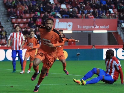 Beb&eacute; celebra el primer gol ante el Sporting.