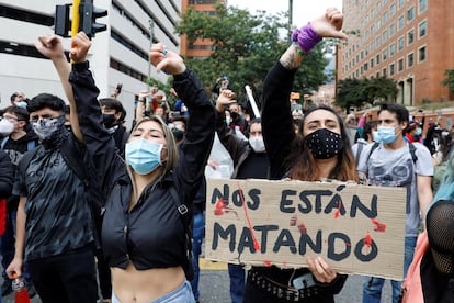 Jóvenes protestan en el norte de Bogotá contra el Gobierno de Iván Duque