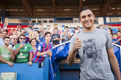 Keylor Navas, se despidió de los aficionados del Levante en el estadio Ciutat de Valencia, tras fichar por el Real Madrid. Estuvo tres temporadas en el equipo granota.