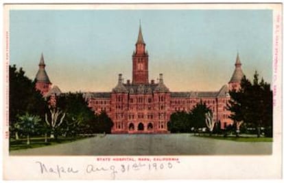 Tarjeta postal del Hospital Estatal de Napa en Napa, California, a principios de siglo. Más de 1.900 californianos fueron recomendados para su esterilización mientras estaban en este centro.