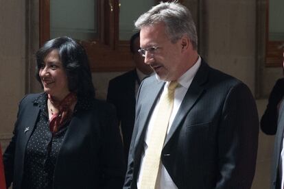 Irma Eréndira Sandoval y John Ackerman, en 2020.