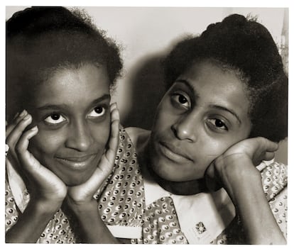 'Two Women, Harlem', circa 1938, photograph by Consuelo Kanaga from her exhibition 'Capturing the Spirit'.