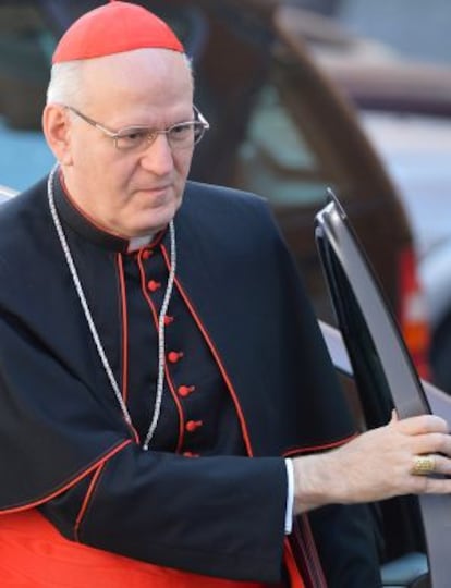 El cardenal húngaro Peter Erdö llega al Vaticano el pasado 4 de marzo para las reuniones previas a la elección del papa.