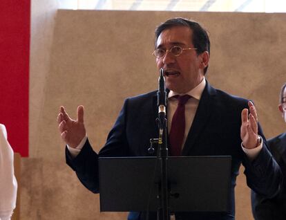 El ministro de Asuntos Exteriores, José Manuel Albares, el pasado domingo en el auditorio del Museo del Prado.