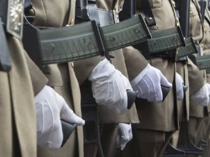 Detalle de una hilera de militares durante un desfile de las Fuerzas Armadas celebrado el 12 de octubre de 2019.