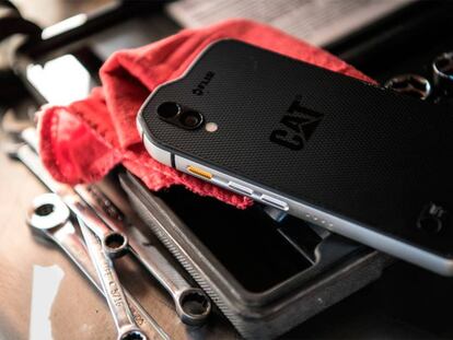 Este smartphone puede ver a través de las paredes y es ultra resistente