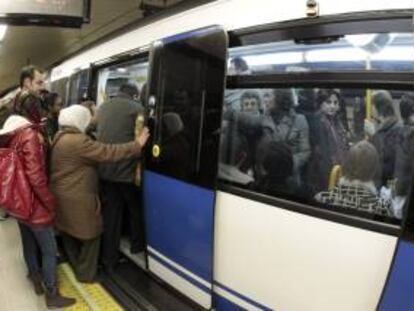 Un vagón de Metro en la estación de Sol. EFE/Archivo