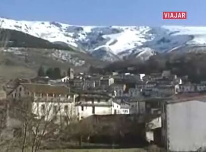 Piedra, agua y madera son fiel reflejo del devenir de este pueblo salmantino, en plena sierra de Béjar. Inundado de una paz y tranquilidad tales, que el eco que producen los pasos sobre el empredado al recorren sus calles al despuntar el día, se convierte casi en estruendo