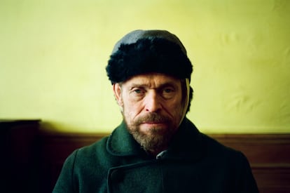 O ator Willem Dafoe, em cena do filme 'No portal da eternidade', do diretor Julian Schnabel.