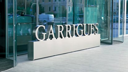 Logo Garrigues en las Torres Colón