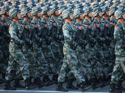 Desfile militar na praça da Paz Celestial (Tiananmen), em Pequim.