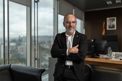 Carles Campuzano, consejero de Derechos Sociales, fotografiado en su despacho del Departamento.