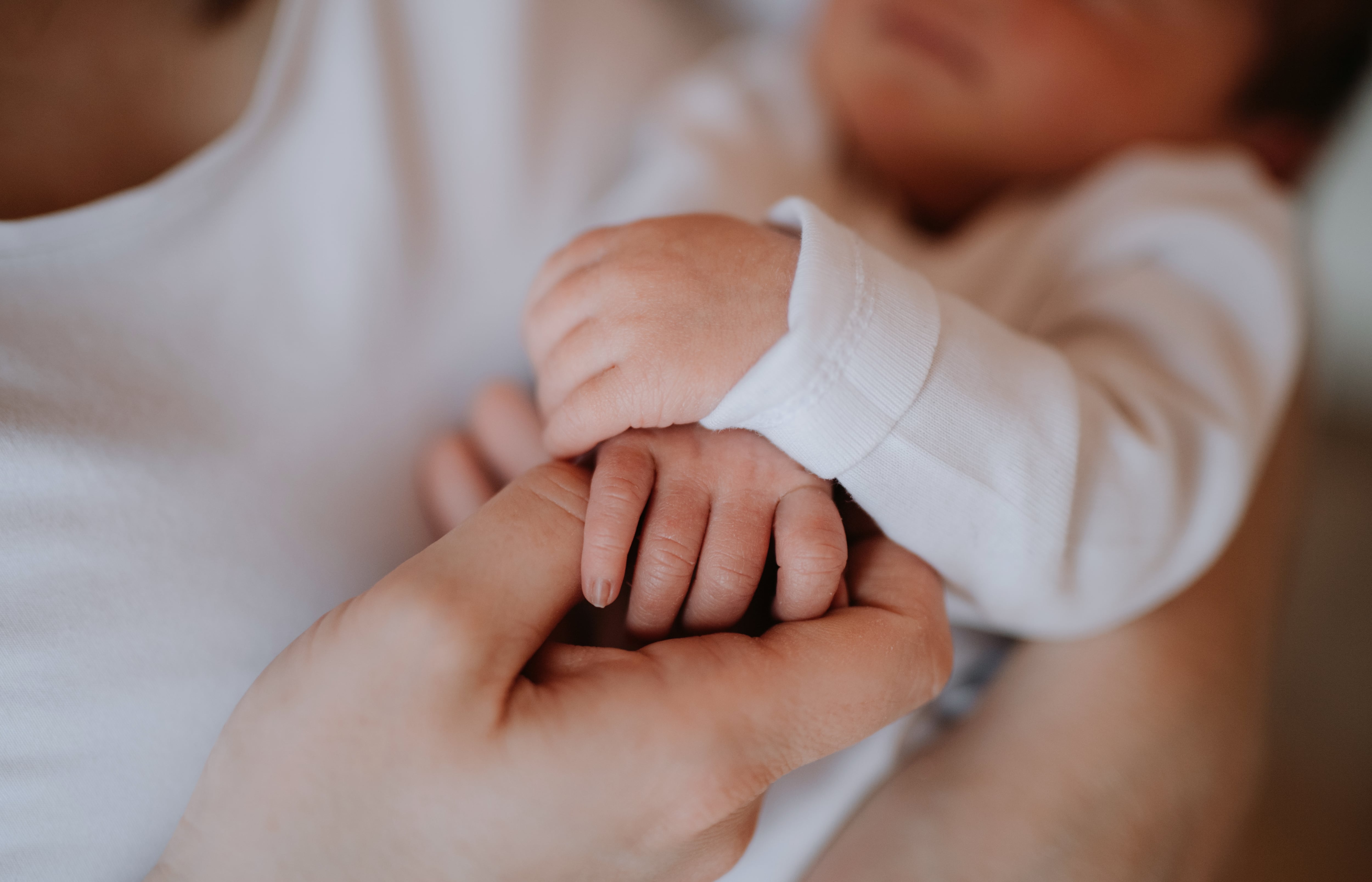La Corte Constitucional de Colombia reconoce por primera vez dos licencias de maternidad por un mismo hijo