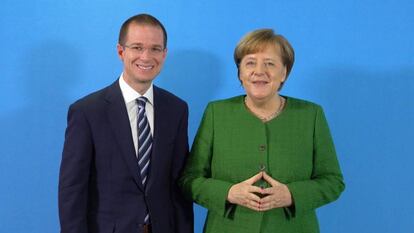 El candidato de Por México al Frente, Ricardo Anaya, y la canciller alemana, Angela Merkel.