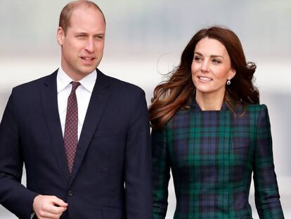 Enrique de Inglaterra y Kate Middleton, en Dundee, Escocia, en enero.