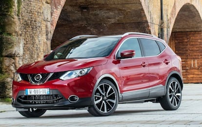 El Qashqai revolucionó el mercado a mediados de la década pasada. Ahora ha caido un poco, un 2,9%, hasta vender 110.474 unidades en el semestre.