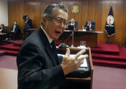El ex presidente peruano Alberto Fujimori durante el juicio contra él por violaciones de los derechos humanos, en 2009.