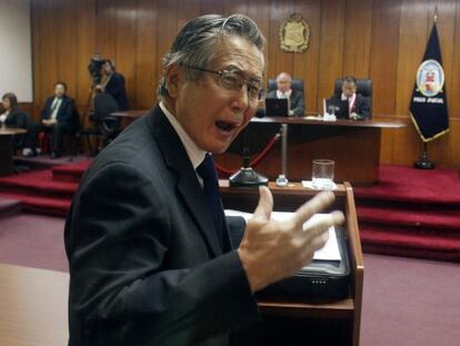 El ex presidente peruano Alberto Fujimori durante el juicio contra &eacute;l por violaciones de los derechos humanos, en 2009.