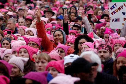 Gente reunida para la 'Women´s March', protesta mundial dirigida a la postura de Donald Trump, considerada por muchos como misógina y ofensiva, el 21 de enero de 2017.