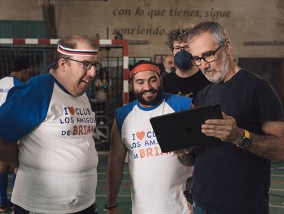 Javier Fesser, en el rodaje de 'Campeonex' con José de Luna (izquierda) y Jesús Lago.