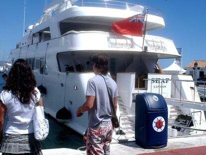 El yate del pr&iacute;ncipe Salman Bin Abdulaziz Al-Saud de Arabia Saud&iacute;, en Puerto Ban&uacute;s.