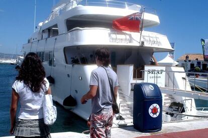 El yate del pr&iacute;ncipe Salman Bin Abdulaziz Al-Saud de Arabia Saud&iacute;, en Puerto Ban&uacute;s.