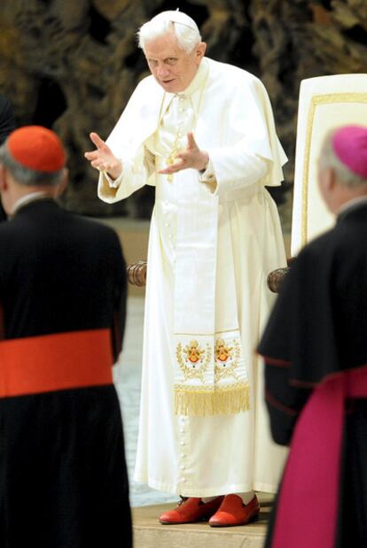 Benedicto XVI  en la tradicional audiencia de los miércoles