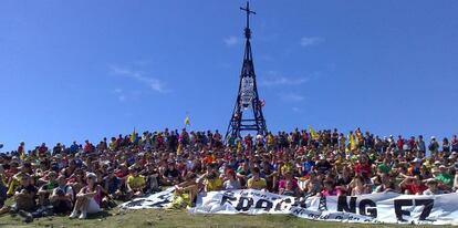 Concentración de marchas montañeras contra el 'fracking' en la cumbre del Gorbea.