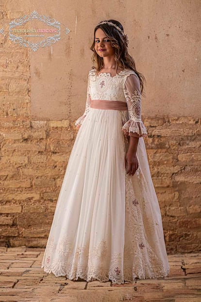 El vestido de comunión Olivia, de Manuela Macías, ha sido uno de los éxitos de esta temporada.