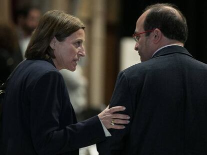 Carme Forcadell, speaker of the Catalan assembly, with Catalan Socialist Party chief Miquel Iceta.