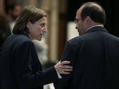 Carme Forcadell, speaker of the Catalan assembly, with Catalan Socialist Party chief Miquel Iceta.