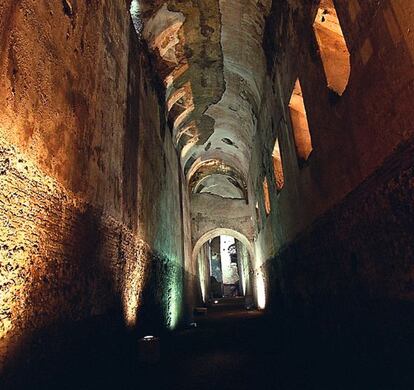 Resulta difícil imaginar ahora, al recorrer los inmensos espacios subterráneos, que la Domus Aurea era un palacio lleno de luz, muchas de cuyas estancias daban a jardines.