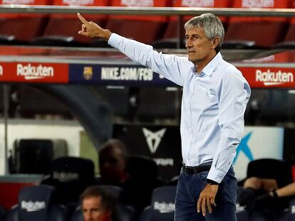 Setién, durante el encuentro frente al Atlético de Madrid en el Camp Nou.