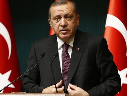 El presidente de Turquía, en una rueda de prensa este lunes.