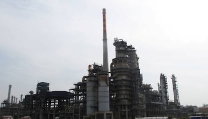 Una refinería en la provincia de Shandong, en China, el 10 de mayo de 2016.
