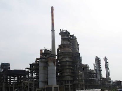 Una refiner&iacute;a en la provincia de Shandong, en China, el 10 de mayo de 2016. 