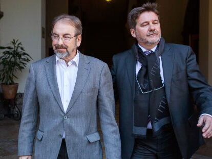 El exconsejero Luis Rosado (izquierda), a su salida del TSJ tras declarar como imputado en el 'caso Gürtel'.