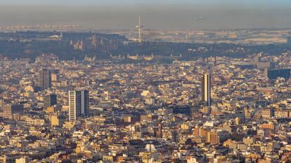 Boina de contaminación en Barcelona, el pasado abril.