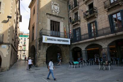 Pancarta por la amnistía y la independencia de Cataluña, en Vic (Barcelona) en septiembre de 2022.