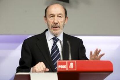 Rubalcaba, en la rueda de prensa tras la reunión de la Ejecutiva del PSOE.