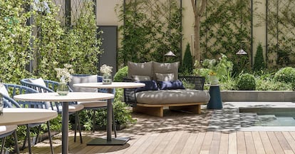 En la coqueta terraza del CoolRooms de Madrid se trabaja de fábula.